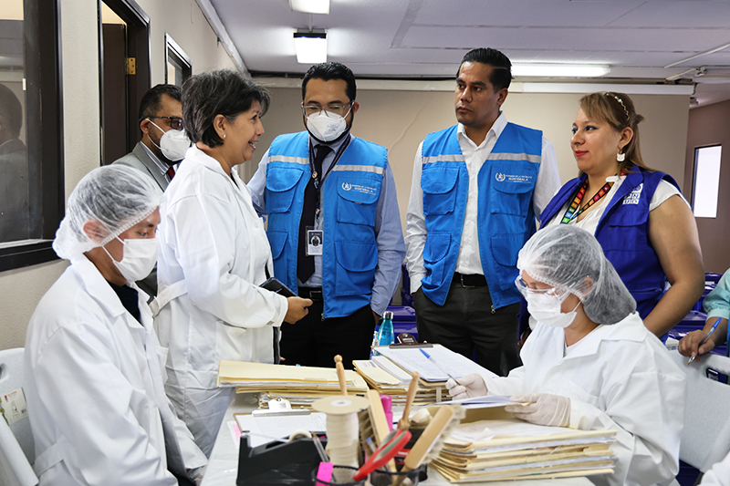 Autoridades de la COPADEH visitan el Archivo del PNR