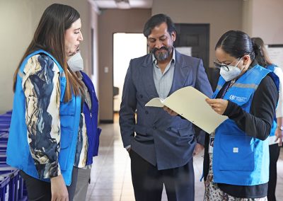Autoridades de la COPADEH visitan el Archivo del PNR