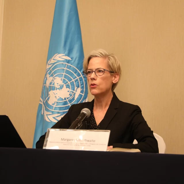 Margaret Satterthwaite, Relatora Especial de la ONU sobre la Independencia de Magistrados y Abogados, presentó en conferencia de prensa, las observaciones preliminares sobre su visita a Guatemala; argumentó que se encuentra dispuesta a mantener su colaboración para que el país, trace el camino hacia un sistema de justicia representativo; asimismo, enfatizó sobre la obligación efectiva de garantizar un sistema de justicia independiente, imparcial y eficaz.