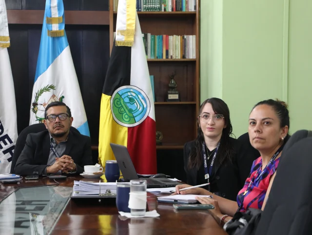 El Estado de Guatemala sostuvo una reunión con el Subcomité para la Prevención de la Tortura y otros Tratos Crueles, Inhumanos o Degradantes, en donde participaron representantes de la COPADEH, @min_saludgt, @sistema.penitenciario.gt, @oj_guatemala y @congresoguate. El objetivo de este encuentro fue tener un diálogo abierto sobre el avance en la implementación de las recomendaciones que el Subcomité emitió para Guatemala en el año 2024. Este es el primer paso de una serie de diálogos que el Estado continuará llevando a cabo con el Subcomité en seguimiento de estas recomendaciones.
