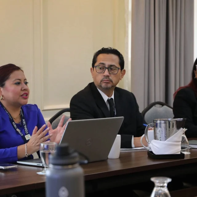 A través de un espacio de diálogo interinstitucional, COPADEH, en coordinación con OACNUDH y FAO, analizó una ruta estratégica para avanzar en el cumplimiento de las medidas cautelares a favor de las comunidades, en el marco del Proyecto “Promoviendo la gestión del entorno social, político e institucional para contribuir a disminuir la conflictividad agraria en el Valle de Polochic.”